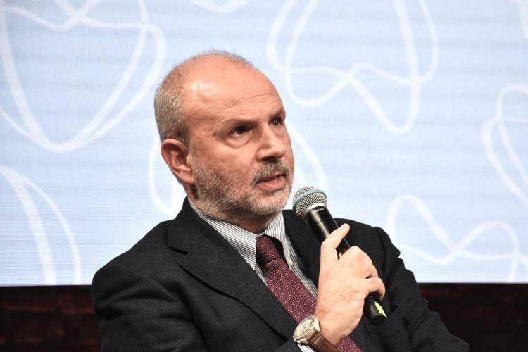 Vaccini, Schillaci revoca Nitag dopo polemica per nomina due membri sostenuti dai No Vax